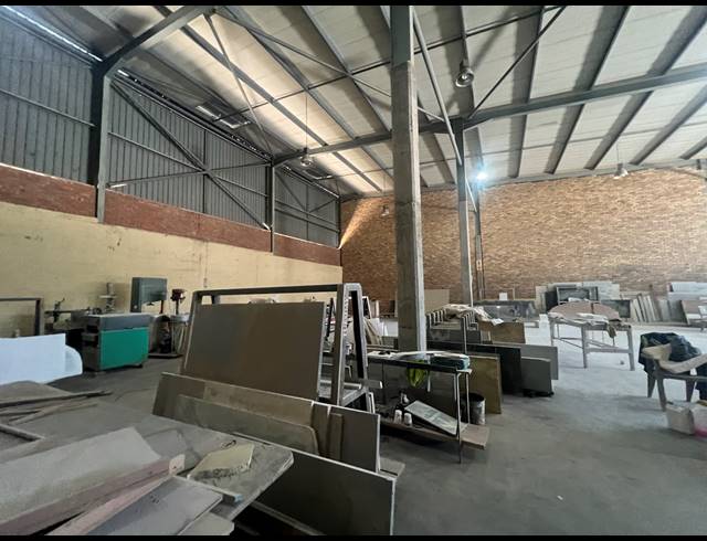 970M² WAREHOUSE TO LET IN KYA SANDS